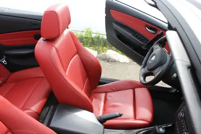 BMW 135i Cabriolet — Roadster sportif 306 ch, coupé découvrable iconique — Miniatur 9