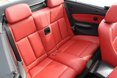 BMW 135i Cabriolet — Roadster sportif 306 ch, coupé découvrable iconique — Miniatur 8