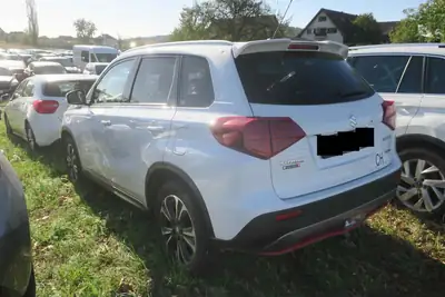 Suzuki Vitara 1.4 T Compact Top 4x4 — SUV polyvalent avec transmission automatique et 4 roues motrices — interior