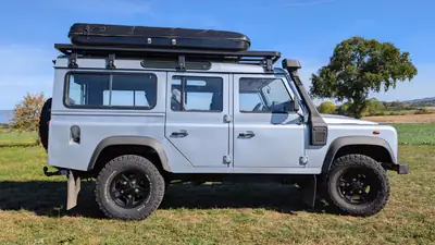 Land Rover Defender 110 2.4 Td4 — SUV tout-terrain équipé, 102 200 km — interior