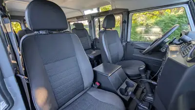 Land Rover Defender 110 2.4 Td4 — SUV tout-terrain équipé, 102 200 km — detail