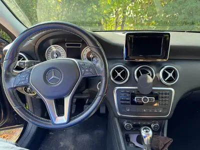 Mercedes-Benz Classe A 180 — Compacte élégante, motorisation fiable et consommation maîtrisée — tableau de bord