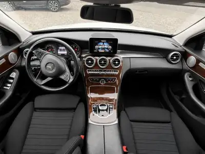 Mercedes-Benz C 200 d — Break diesel fiable, consommation maîtrisée — intérieur