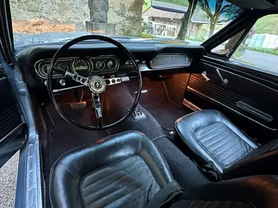 Ford Mustang Coupé 1966 — Légende américaine, contrôle technique neuf — Detail