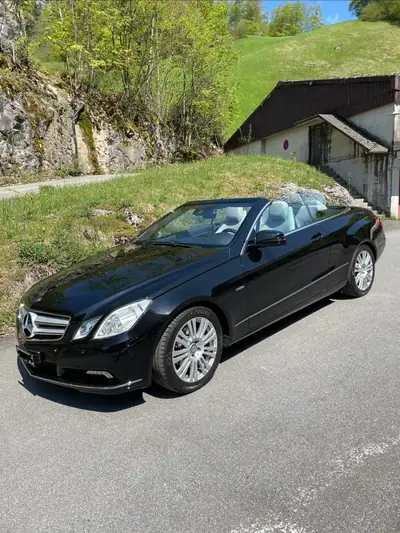 Mercedes-Benz E 250 Cabriolet — Élégance décapotable, moteur économe et kilométrage minime — vue extérieure