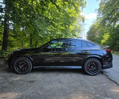 Mercedes-Benz GLC 43 AMG Executive Edition — Performance hybride et allure premium — Innenraum