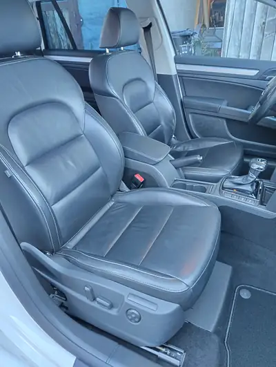 Skoda Superb 1.8 TSI Elegance — Monospace familial premium avec moteur neuf et équipements haut de gamme — Miniature 8