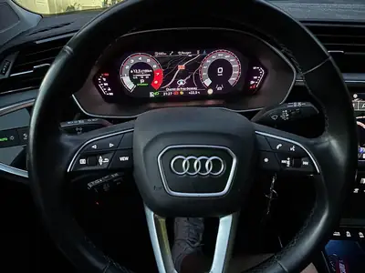 Audi Q3 Sportback 45 TFSI — Élégance sportive quattro, 115'000 km — tableau de bord