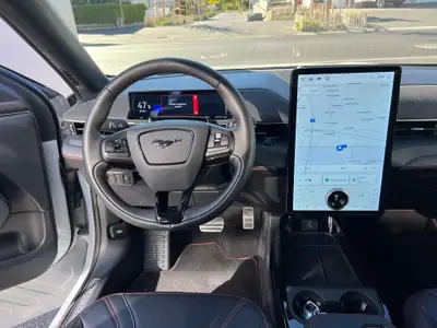Ford Mustang MACH-E Premium AWD 88 kWh — SUV électrique haute autonomie, batterie 93% — Miniature 8