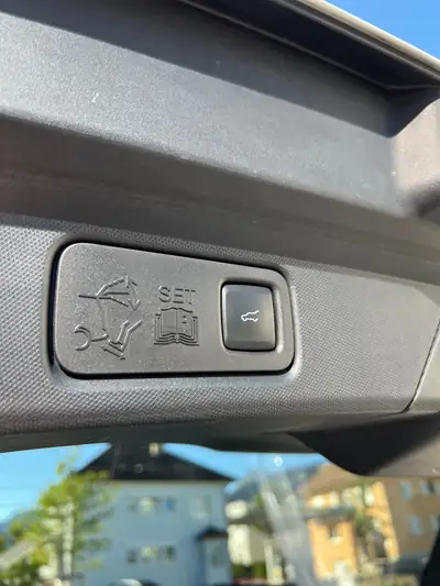 Ford Mustang MACH-E Premium AWD 88 kWh — SUV électrique haute autonomie, batterie 93% — Miniature 14