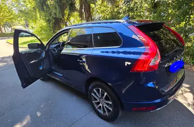 Volvo XC60 2.0 D4 Ocean Race — SUV premium diesel, sans sinistre, 176'000 km — arrière