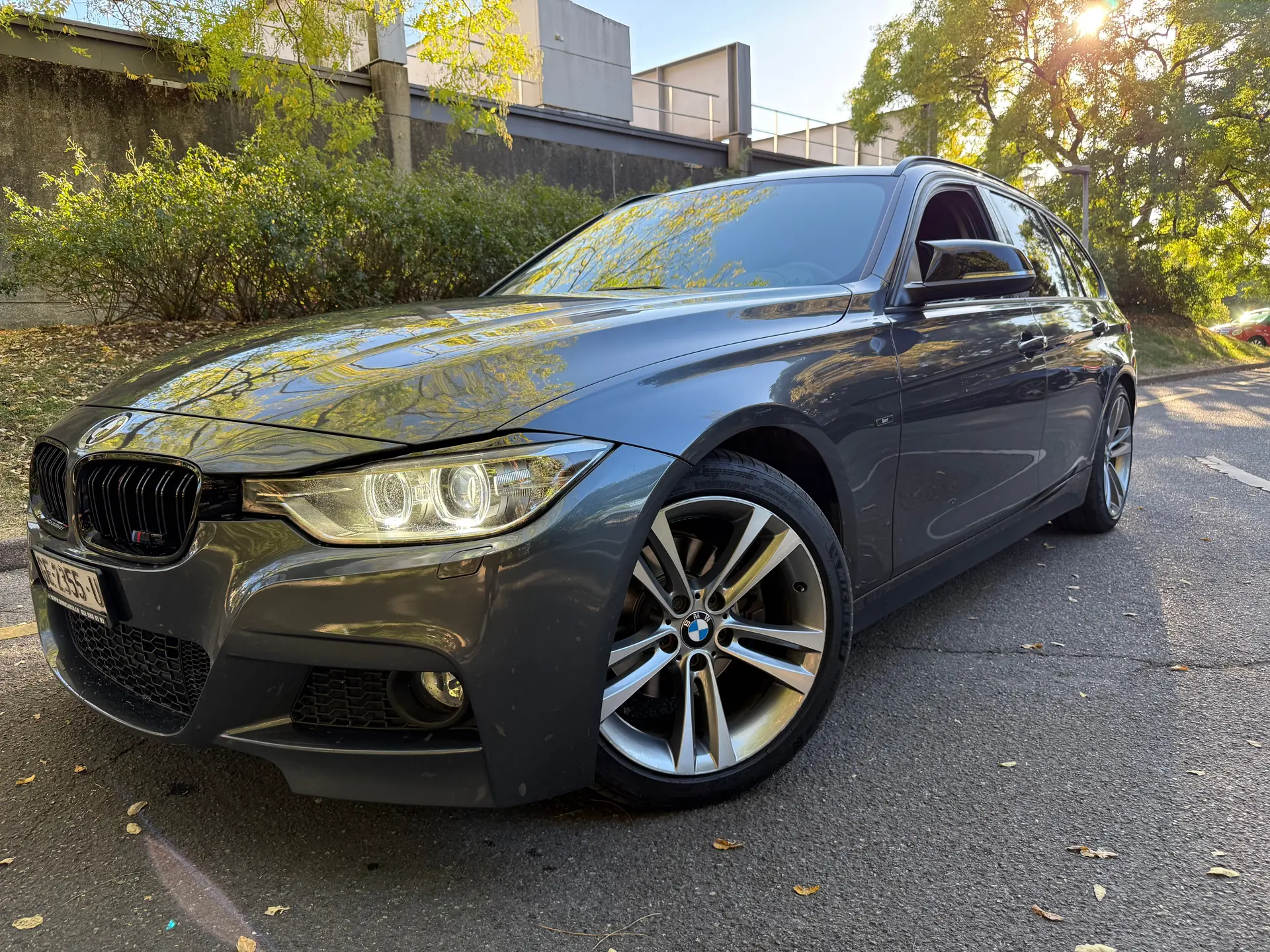 BMW 320d Touring Luxury Line — Break diesel automatique, entretien à jour