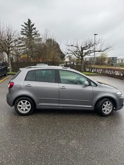 VW Golf Plus 1.4 TSI 122 — Spacieuse et économe, sans accident — intérieur