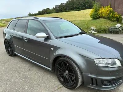 Audi RS4 4.2 V8 Quattro — Break haute performance, 420 ch et transmission manuelle — Außenansicht