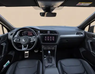VW Tiguan Allspace 2.0 TDI R-Line — SUV 7 places spacieux, moteur puissant, entretien régulier — detail
