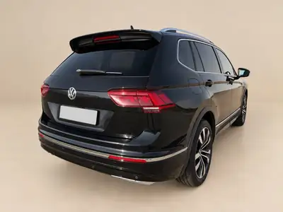 VW Tiguan Allspace 2.0 TDI R-Line — SUV 7 places spacieux, moteur puissant, entretien régulier — dashboard