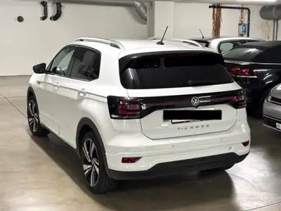 VW T-Cross 1.0 TSI 115 DSG R-Line — SUV urbain performant, 66'000 km seulement — rear view