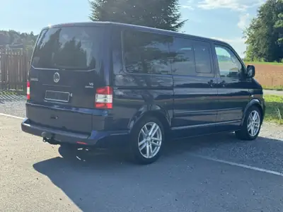 VW T5 3.2 V6 Highline 4motion — Monospace spacieux avec transmission intégrale et moteur V6 performant — vista posteriore