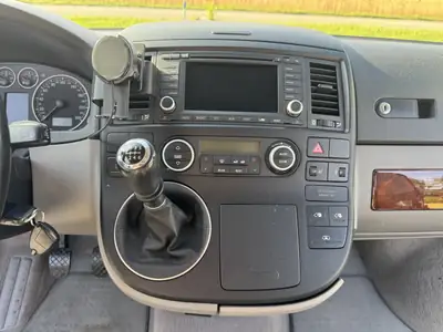 VW T5 3.2 V6 Highline 4motion — Monospace spacieux avec transmission intégrale et moteur V6 performant — Miniatura 7