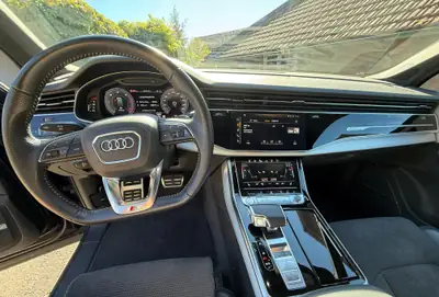 Audi Q7 50 TDI S Line — SUV 7 places premium, entretien AMAG complet — interior
