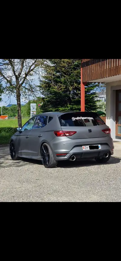 SEAT Leon 1.8 TSI 180 ch — Sportive affutée avec préparation complète et équipements premium — côté