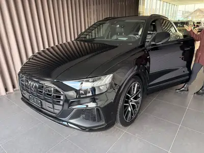 Audi Q8 55 TFSI Black Edition — SUV coupé premium, 340 ch et hivernales incluses — exterior view