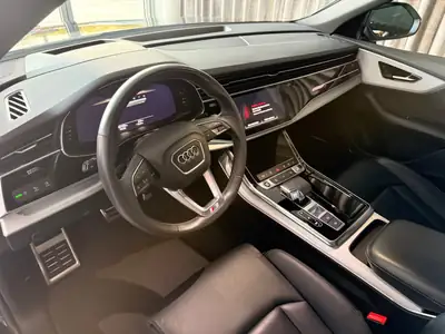 Audi Q8 55 TFSI Black Edition — SUV coupé premium, 340 ch et hivernales incluses — dashboard