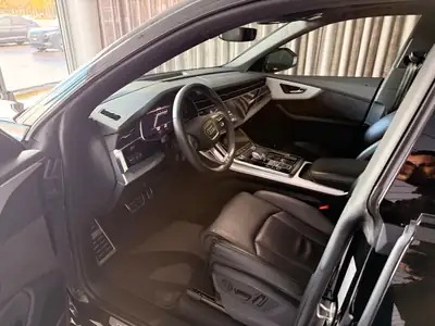 Audi Q8 55 TFSI Black Edition — SUV coupé premium, 340 ch et hivernales incluses — interior