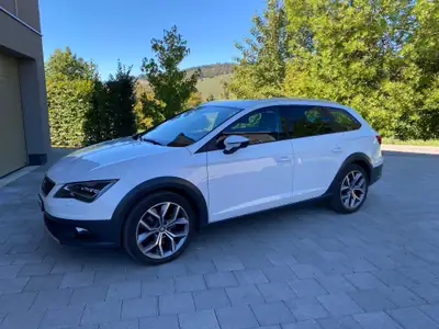 SEAT Leon ST X-Perience 2.0 TDI 4Drive — Break robuste, quattro sportif et équipé — Seitenansicht