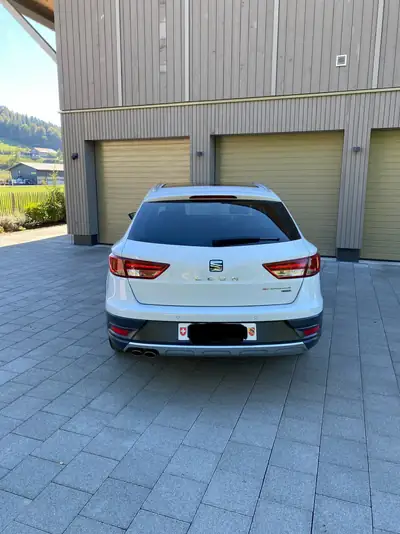 SEAT Leon ST X-Perience 2.0 TDI 4Drive — Break robuste, quattro sportif et équipé — Außenansicht