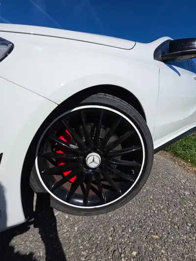 Mercedes-AMG A 45 4MATIC — 360 ch de pure performance, 125 000 km — dashboard
