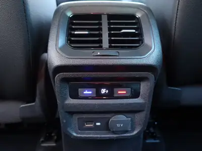 VW Tiguan 1.4 TSI Comfortline 4Motion — SUV polyvalent, traction intégrale, consommation maîtrisée — Miniature 17