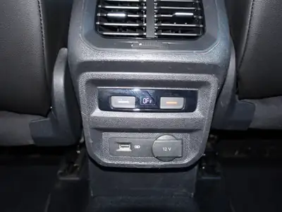 VW Tiguan 1.4 TSI Comfortline 4Motion — SUV polyvalent, traction intégrale, consommation maîtrisée — Miniature 16