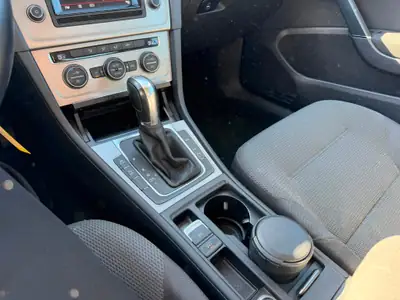 VW Golf 1.4 TSI Highline DSG — Berline efficace, garantie 2 ans et expertise du jour — Miniatura 13