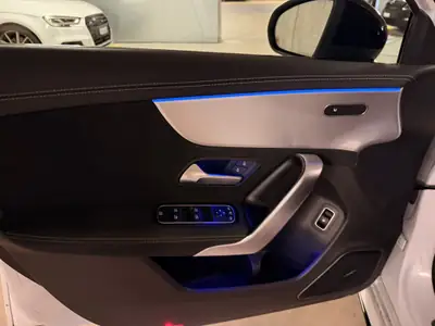 Mercedes-Benz A 250 e AMG Line — Hybride rechargeable performant, 53000 km seulement — Thumbnail 10
