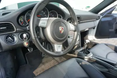 Porsche 911 Carrera 3.6 — Légendaire coupé sport avec faible kilométrage — Miniatura 7