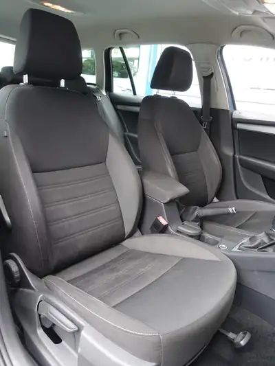 Skoda Octavia Combi 1.5 TSI — Break spacieux, moteur turbo efficient, sans accident — Miniature 10
