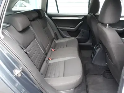Skoda Octavia Combi 1.5 TSI — Break spacieux, moteur turbo efficient, sans accident — Miniature 15
