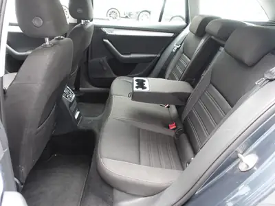 Skoda Octavia Combi 1.5 TSI — Break spacieux, moteur turbo efficient, sans accident — Miniature 14