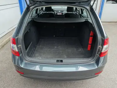 Skoda Octavia Combi 1.5 TSI — Break spacieux, moteur turbo efficient, sans accident — Miniature 16