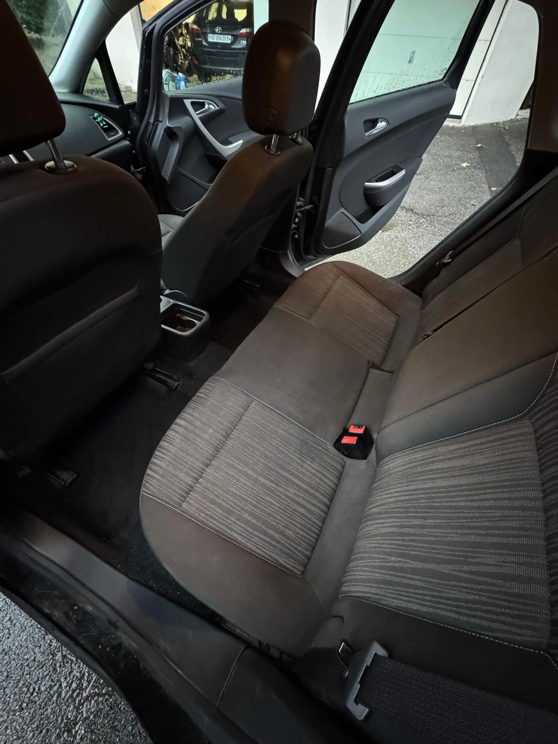 Opel Astra 2011 occasion Ballens — 5