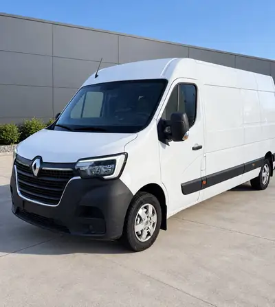 Renault Master 2.3 dCi 135 TwinTurbo — Utilitaire polyvalent, moteur biturbodiesel performant — side view