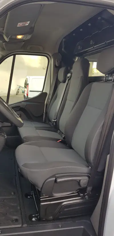 Renault Master 2.3 dCi 135 TwinTurbo — Utilitaire polyvalent, moteur biturbodiesel performant — Thumbnail 10