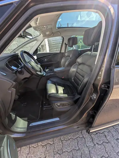 Renault Grand Scénic 1.6 dCi 160 — Monospace 7 places, sans accident, équipé complet — detail