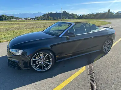Audi RS5 4.2 V8 FSI Cabriolet — 450 ch, Quattro intégral, Très bas kilométrage — vue extérieure