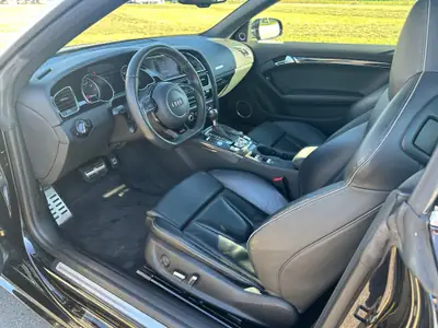 Audi RS5 4.2 V8 FSI Cabriolet — 450 ch, Quattro intégral, Très bas kilométrage — tableau de bord
