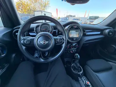 MINI Cooper Classic Edition Steptronic — Citadine ludique, garantie 2 ans, essence automatique — Miniature 10