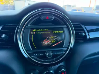 MINI Cooper Classic Edition Steptronic — Citadine ludique, garantie 2 ans, essence automatique — Miniature 15