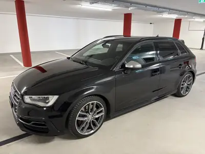 Audi S3 2.0 T FSI Quattro — Berline sportive haute performance, 136 000 km — vista posteriore