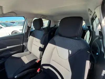 Renault Clio 1.2 16V Zen — Petite citadine fiable, expertise du jour et garantie 2 ans — Miniature 11